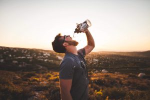 10 tips for a healthy lifestyle drink water