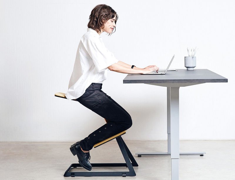 https://healthyfreelancers.com/wp-content/uploads/2018/01/kneeling-chair.jpeg